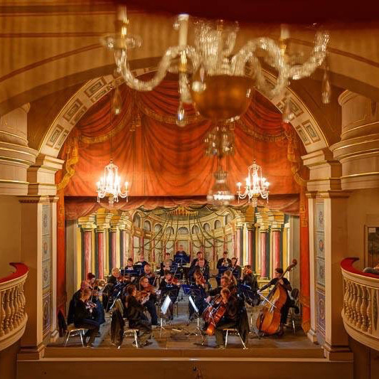 v_37354_01_Poyxena_2025_1_Thueringen_Philharmonie.jpg